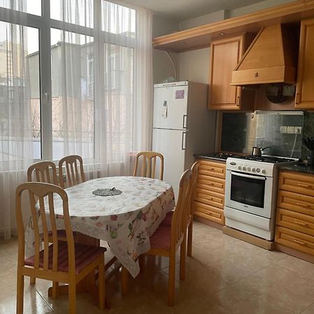 Bright And Modern 4Br Apartment - Center Of Єреван Екстер'єр фото