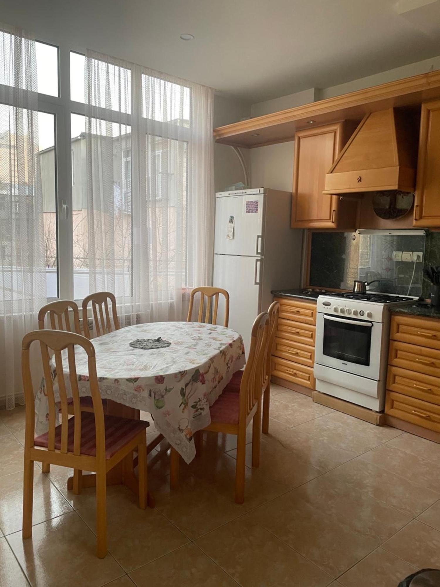 Bright And Modern 4Br Apartment - Center Of Єреван Екстер'єр фото