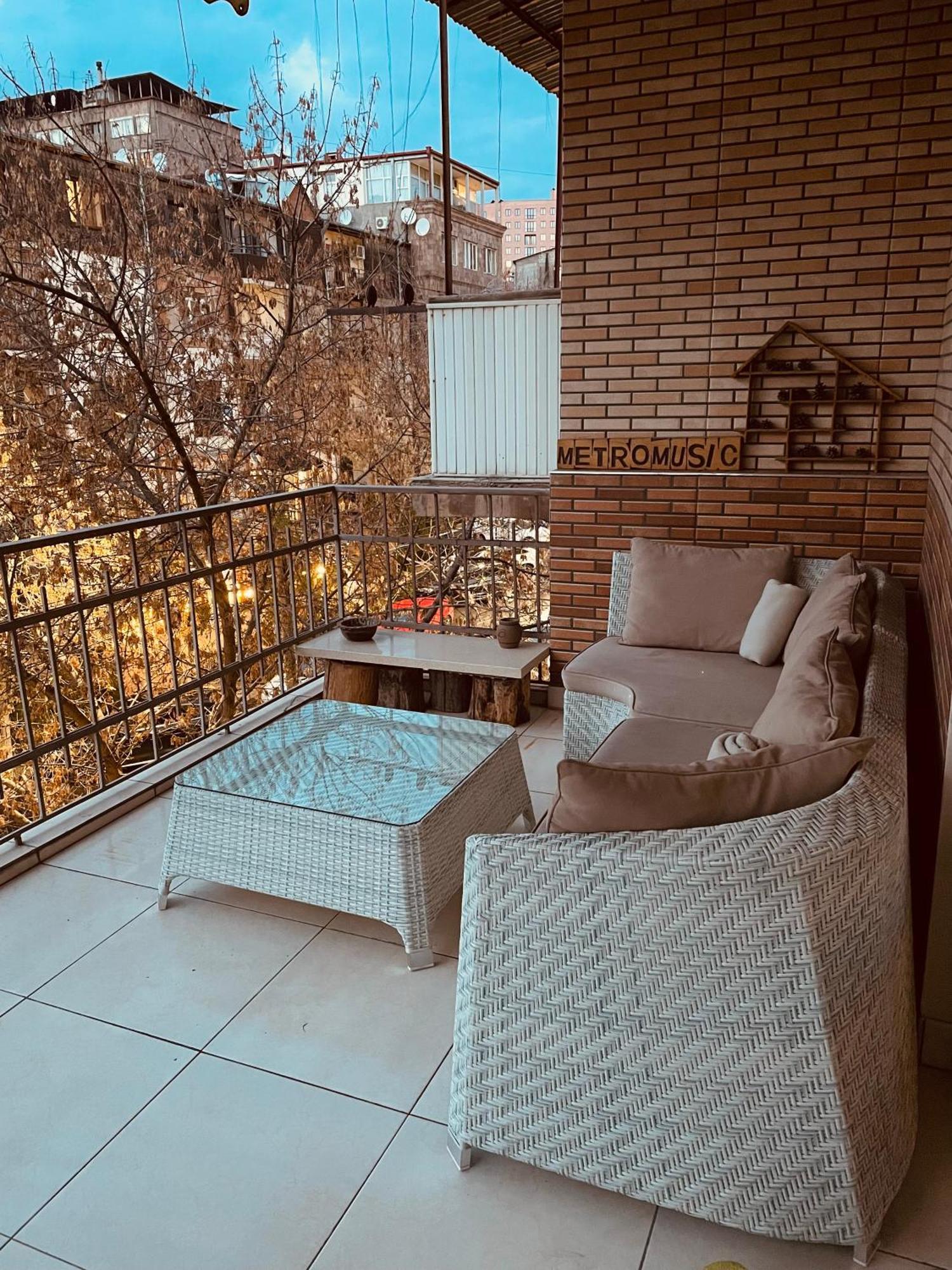 Bright And Modern 4Br Apartment - Center Of Єреван Екстер'єр фото